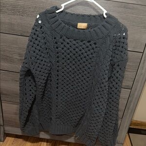 Cute Soft and Cozy POL sweater!🩶NWOT!